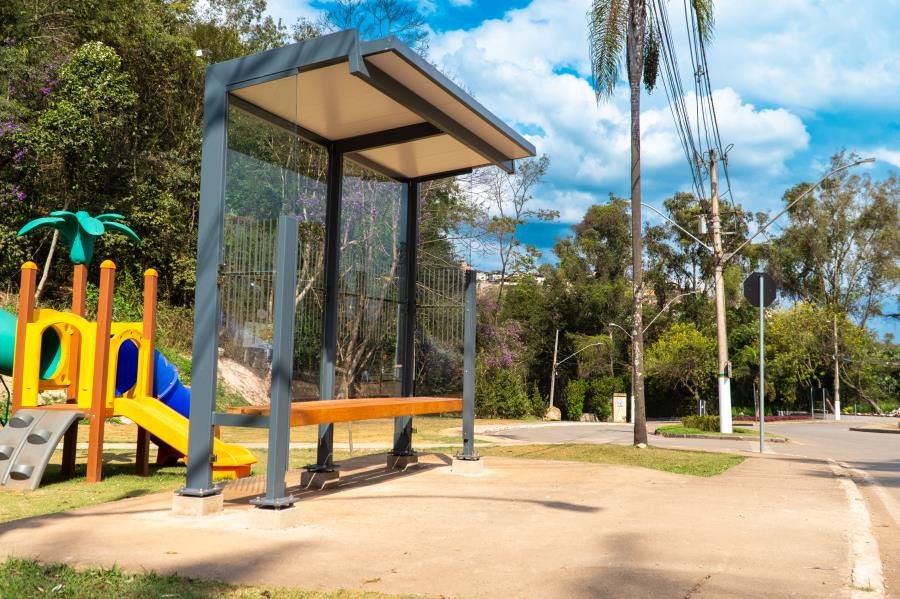 Prefeitura Instala Novos Abrigos De ônibus Em Itabirito