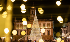 Cortejos, projeções mapeadas, Casa do Papai Noel e neve são destaques no fim de semana. Foto = divulgação Ane Souz.