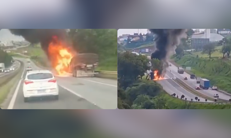 Tráfego bloqueado no sentido São Paulo; congestionamento de quatro quilômetros. Foto = reprodução redes sociais.