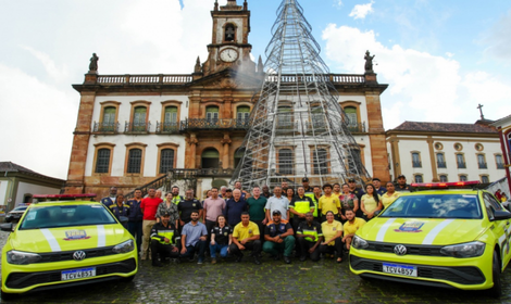 Cerimônia no Museu da Inconfidência destaca avanços na segurança e mobilidade em Ouro Preto. Foto = Prefeitura de Ouro Preto.