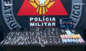 Celulares e ferramentas apreendidos como "moeda" para aquisição de drogas. Foto = divulgação 52º BPM/PMMG.