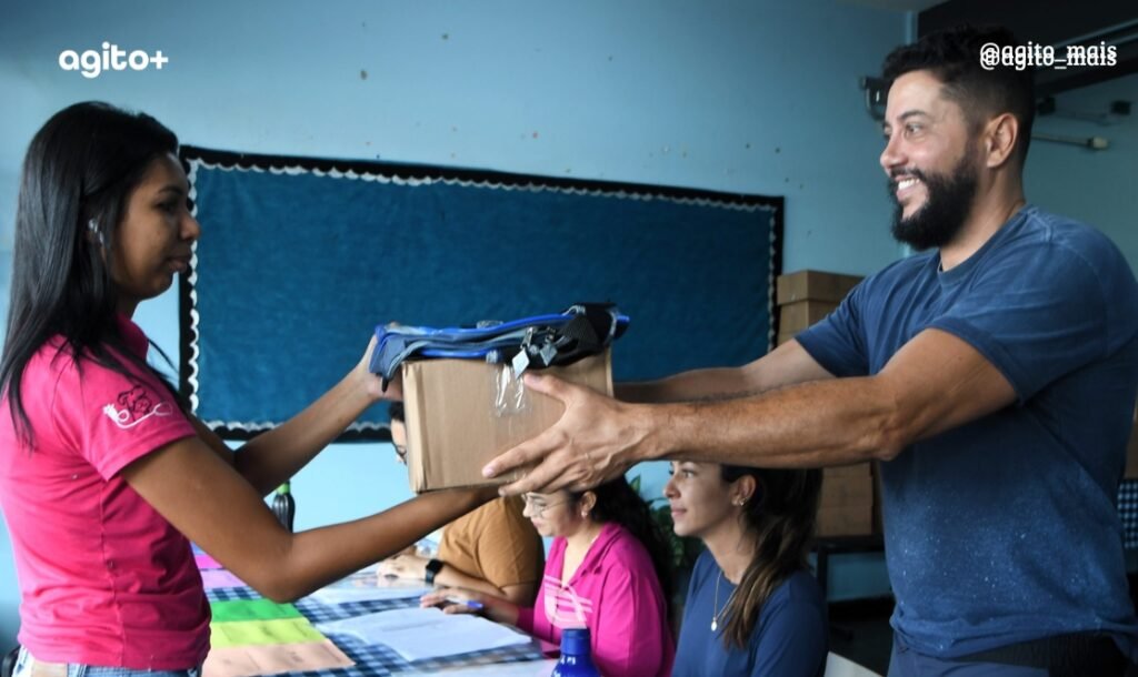 Programa beneficiará mais de 8 mil alunos e 750 professores com materiais e uniformes. Foto = divulgação Prefeitura de Itabirito.