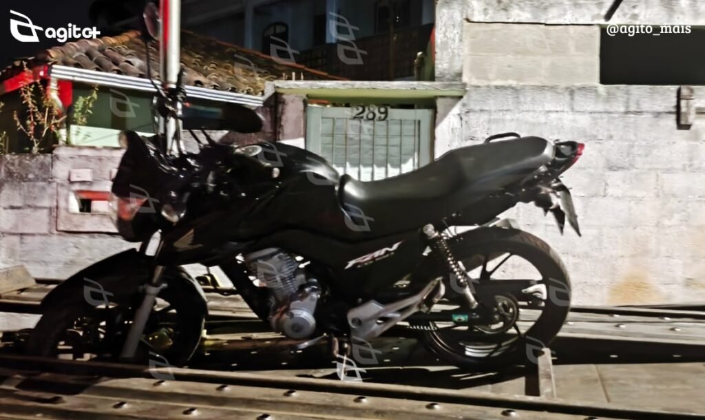 Veículo é localizado após denúncia e ação rápida da Polícia Militar durante a madrugada. Foto = Polícia Militar.