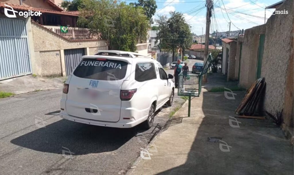 Veículo de funerária é furtado na região oeste e localizado em frente à casa da ex-namorada do suspeito. Foto — divulgação/PMMG.