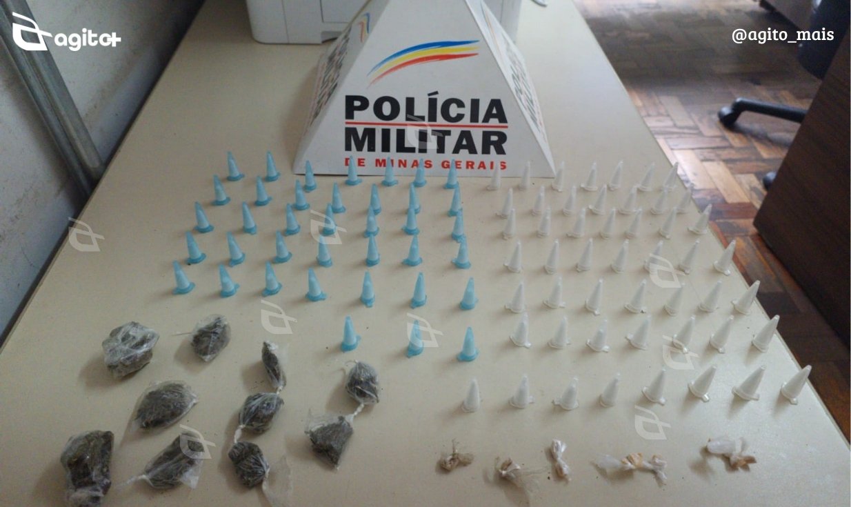 Durante operação no bairro Praia, Polícia Militar encontra drogas abandonadas após fuga de suspeito. Foto — Polícia Militar.
