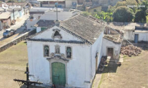 Prefeitura e Arquidiocese de Mariana firmam protocolo de intenções para recuperar templo histórico no bairro Tombadouro, tombado pelo Iphan. Foto — arquivo Capela do Rosário.