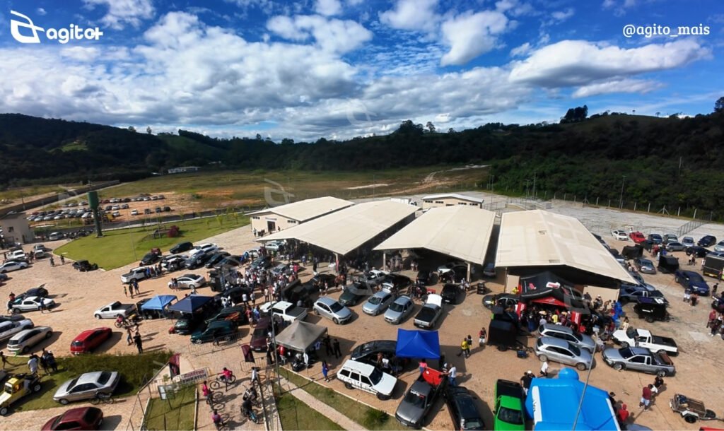 Evento premiou participantes em diversas categorias, atraiu público apaixonado por carros e reforçou o potencial do novo espaço rural como polo de grandes eventos em Itabirito. Foto — Agito Mais.