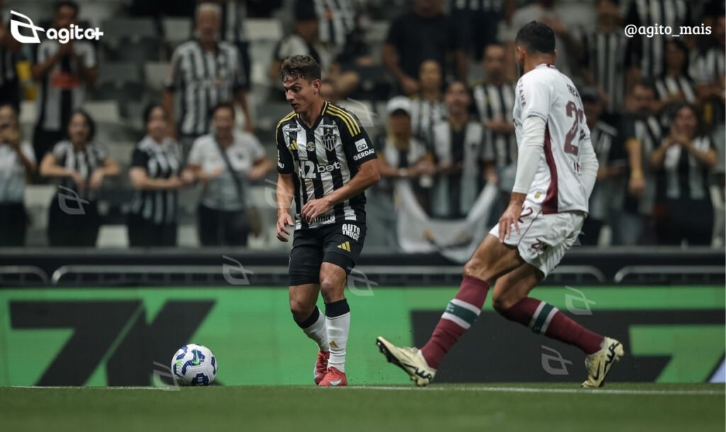 Com 24 partidas em 2025, lateral-direito celebra sequência invicta no Brasileirão e projeta confronto decisivo contra o Caracas. Foto — Pedro Souza/Atlético Mineiro.