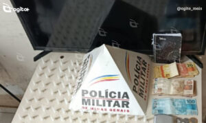 Dois homens foram presos durante ação da PM que contou com apoio do Corpo de Bombeiros. Foto — Polícia Militar.