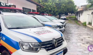 Ação ocorreu na Praça dos Inconfidentes após denúncia de populares; materiais ilícitos foram apreendidos. Foto — Hugo Avelino/Agito Mais.