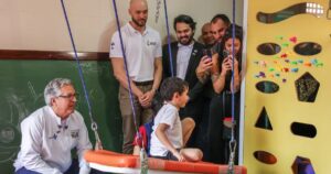 Nova estratégia nacional amplia suporte às famílias e profissionais com protocolos personalizados, capacitação e acesso digital a ferramentas de triagem e intervenção. Foto — José Cruz/Agência Brasil.