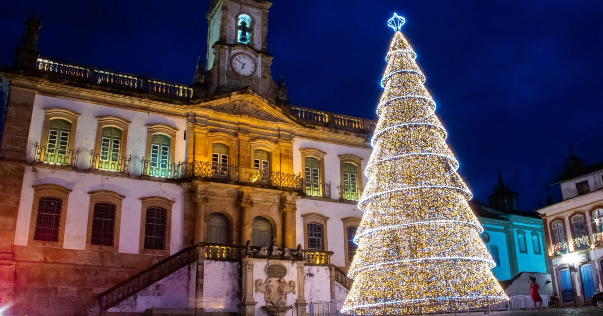 Evento marca o início das festividades natalinas em Ouro Preto com atrações culturais e decoração especial. Foto — Prefeitura de Ouro Preto.