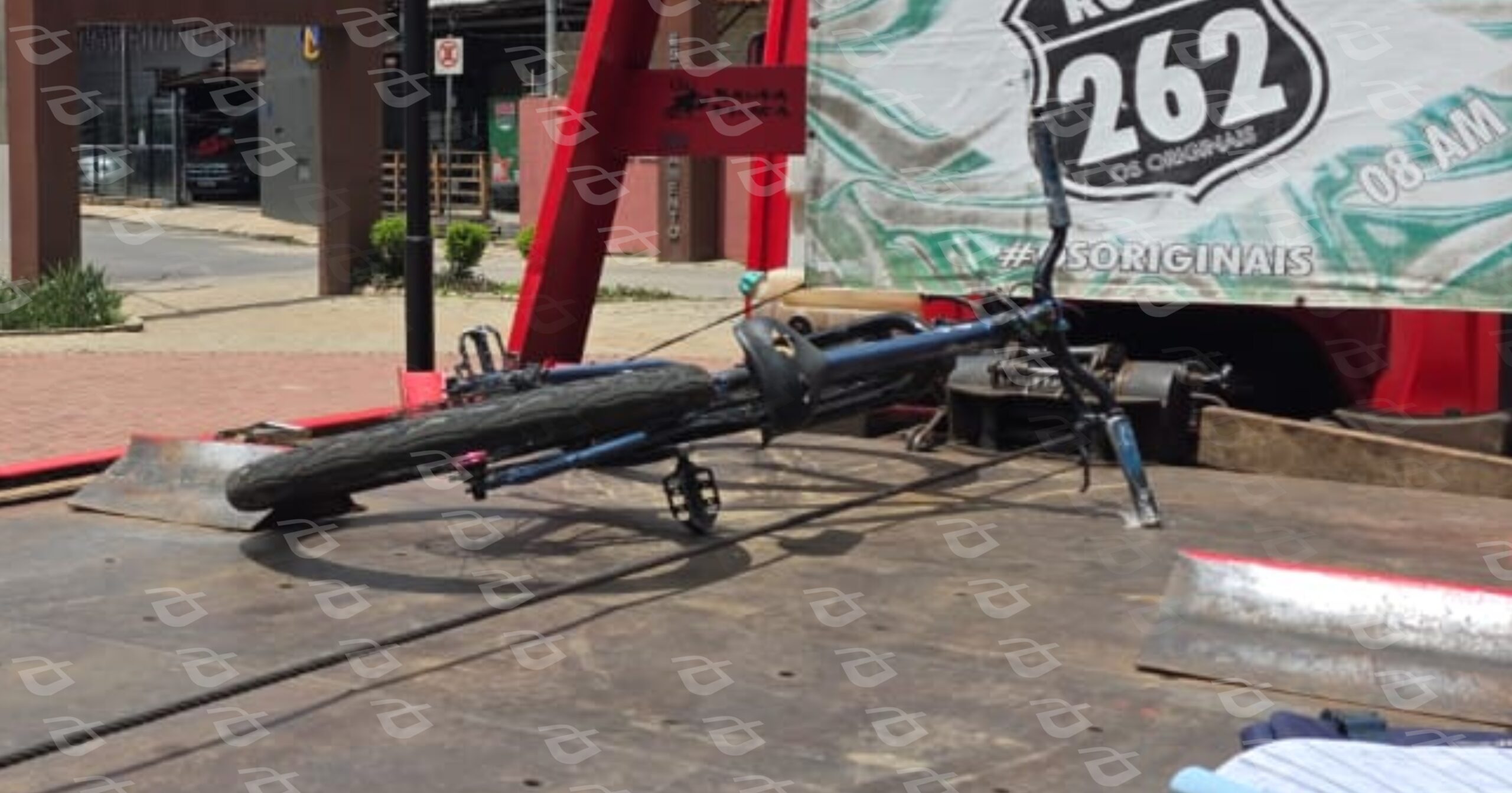 Fiscalização flagrou manobras perigosas e afronta a agentes; menor foi encaminhado à Polícia Civil em Ouro Preto. Foto — cedidas ao Agito Mais.