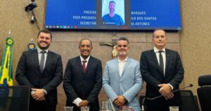 Sessão solene definiu a nova Mesa Diretora do Legislativo municipal. Foto — reprodução Câmara de Itabirito.