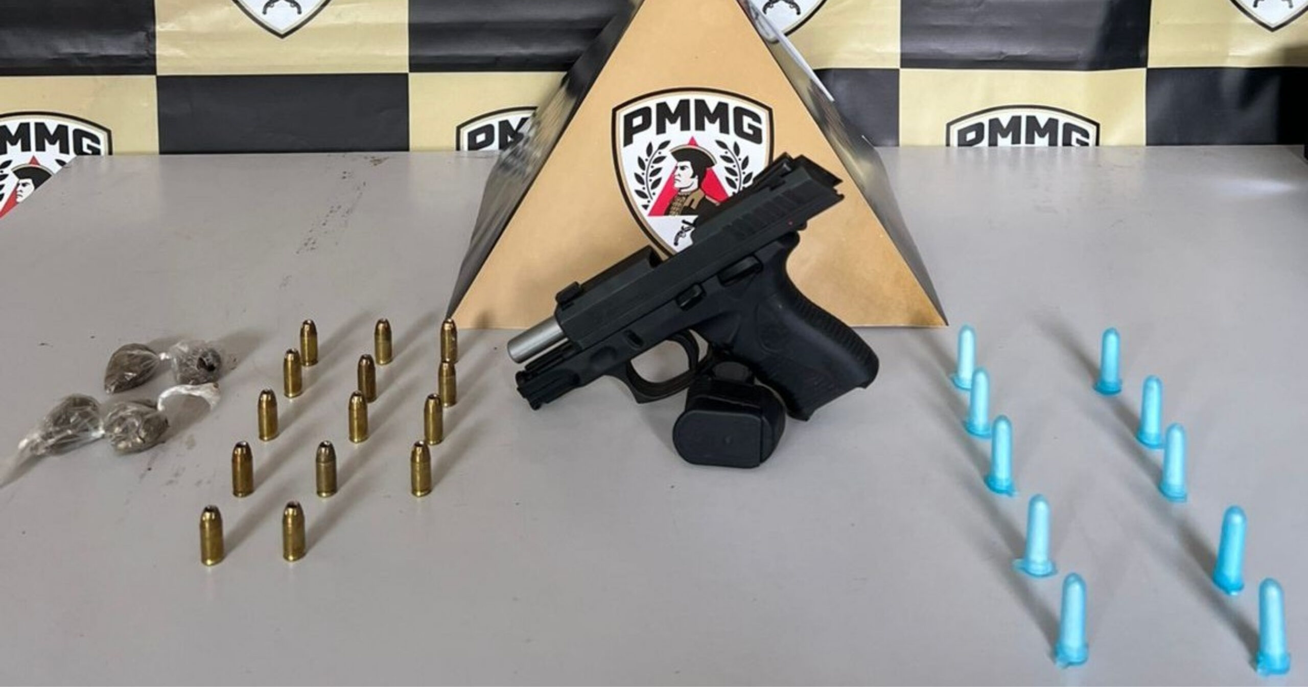 Todo o material foi encaminhado à Delegacia de Polícia Civil para os procedimentos legais. Foto — Polícia Militar.