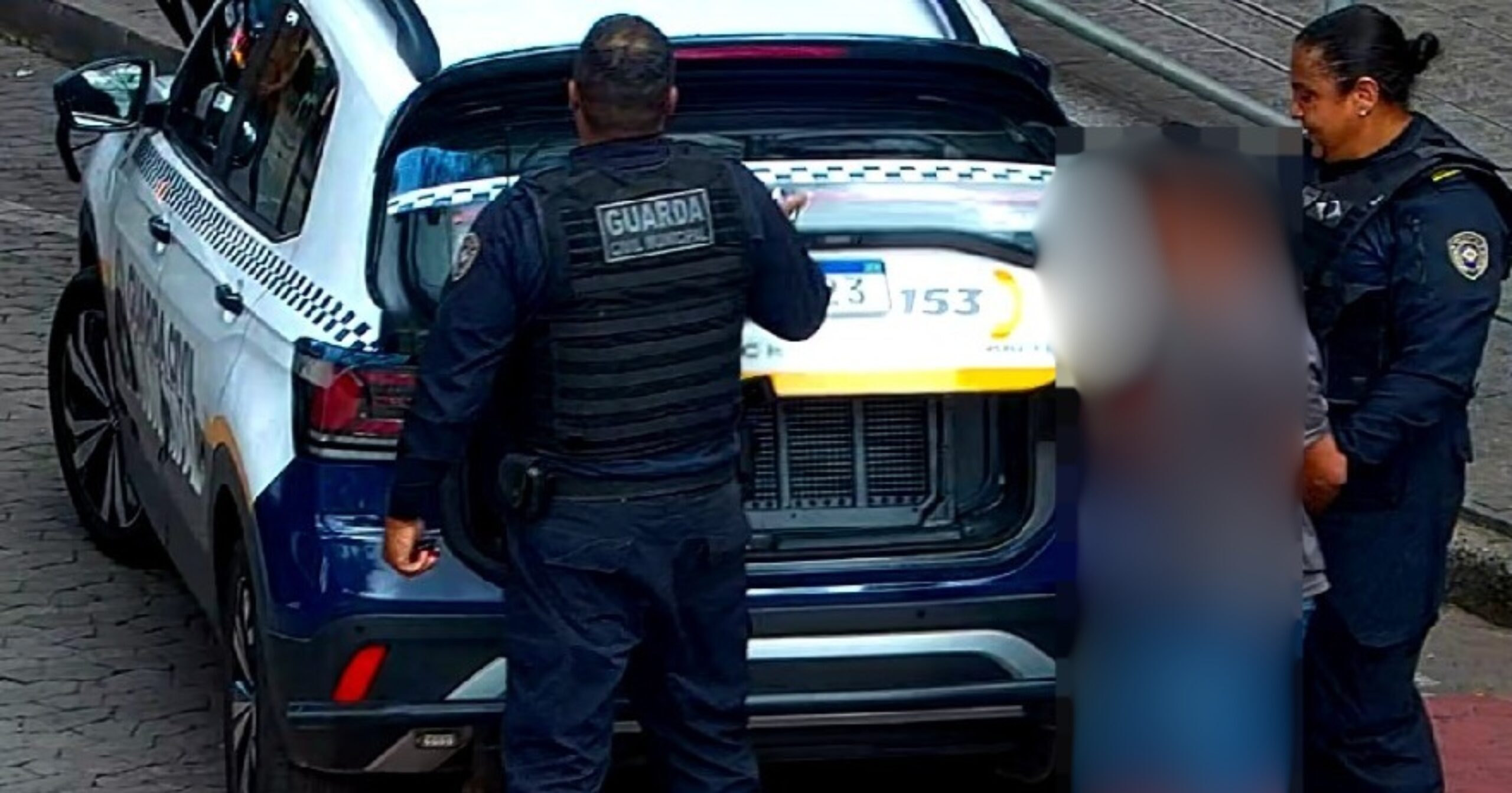 Guarda Civil localiza suspeito de 46 anos na fila de banco após denúncia no Centro. Foto — cedida ao Agito Mais.