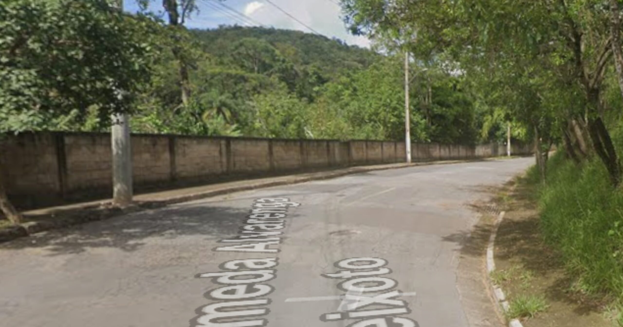 Homem localizado na Alameda Alvarenga Peixoto após monitoramento da 250ª Companhia. Foto — Imagem meramente ilustrativa, mostrando o início da via e não necessariamente o ponto exato da ocorrência.