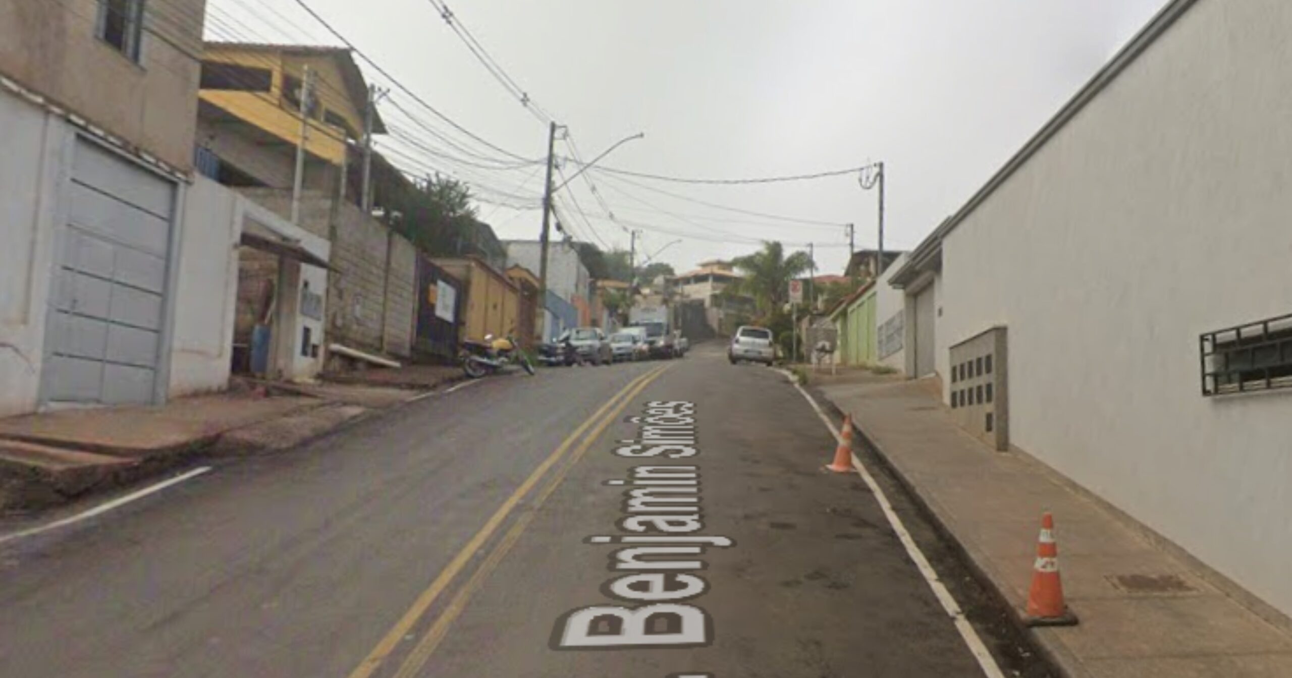 Homem de alta periculosidade foi localizado após monitoramento da Polícia Militar. Foto — Imagem meramente ilustrativa, mostrando o início da via e não necessariamente o ponto exato da ocorrência / Google Maps.