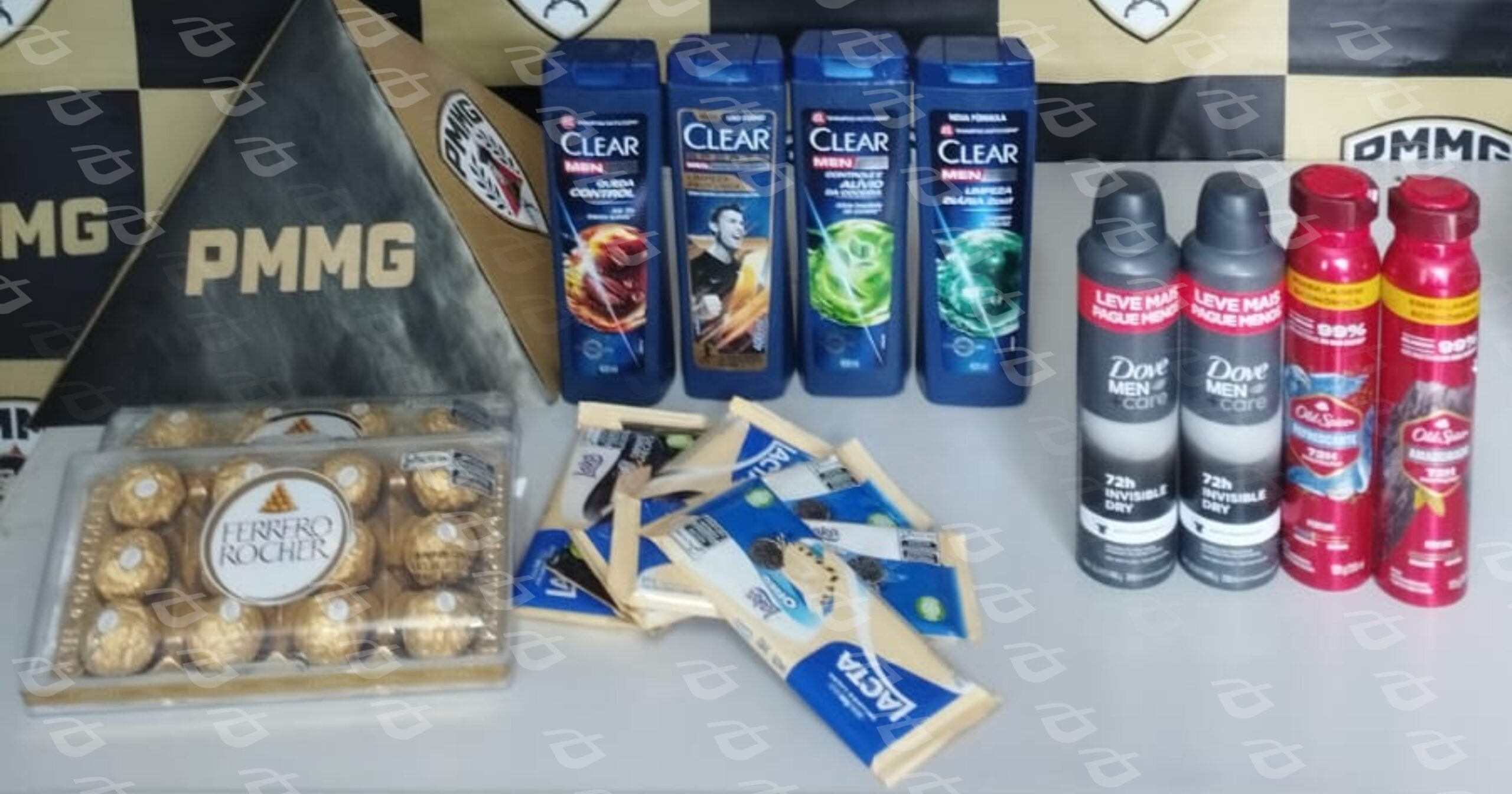 Homem foi abordado próximo à rodoviária com mochila contendo itens furtados da Drogaria. Foto — Polícia Militar.