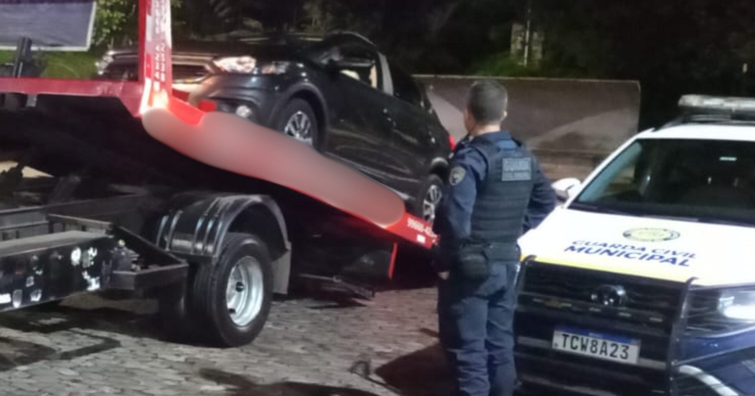 Ação da GCM termina em prisão por embriaguez e apreensão de menor após fuga e tentativa de agressão. Foto — Guarda Municipal de Itabirito.