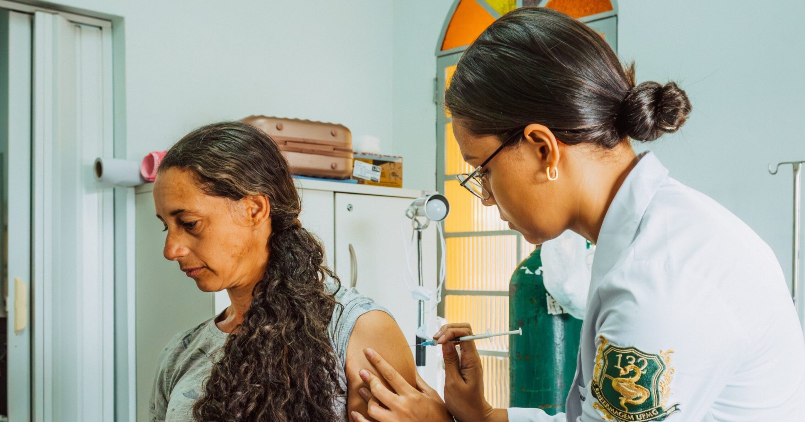 Imunização acontece em todas as UBS da cidade, de segunda a sexta-feira, das 8h30 às 15h30. Foto — Prefeitura de Itabirito.