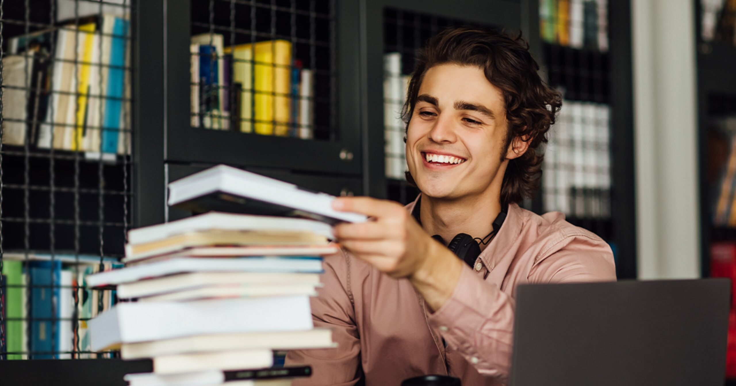 Processo seletivo oferece cadastro reserva para estudantes de ensino médio, técnico e superior, com inscrições gratuitas até 15 de abril. Foto — Prefeitura de Itabirito.