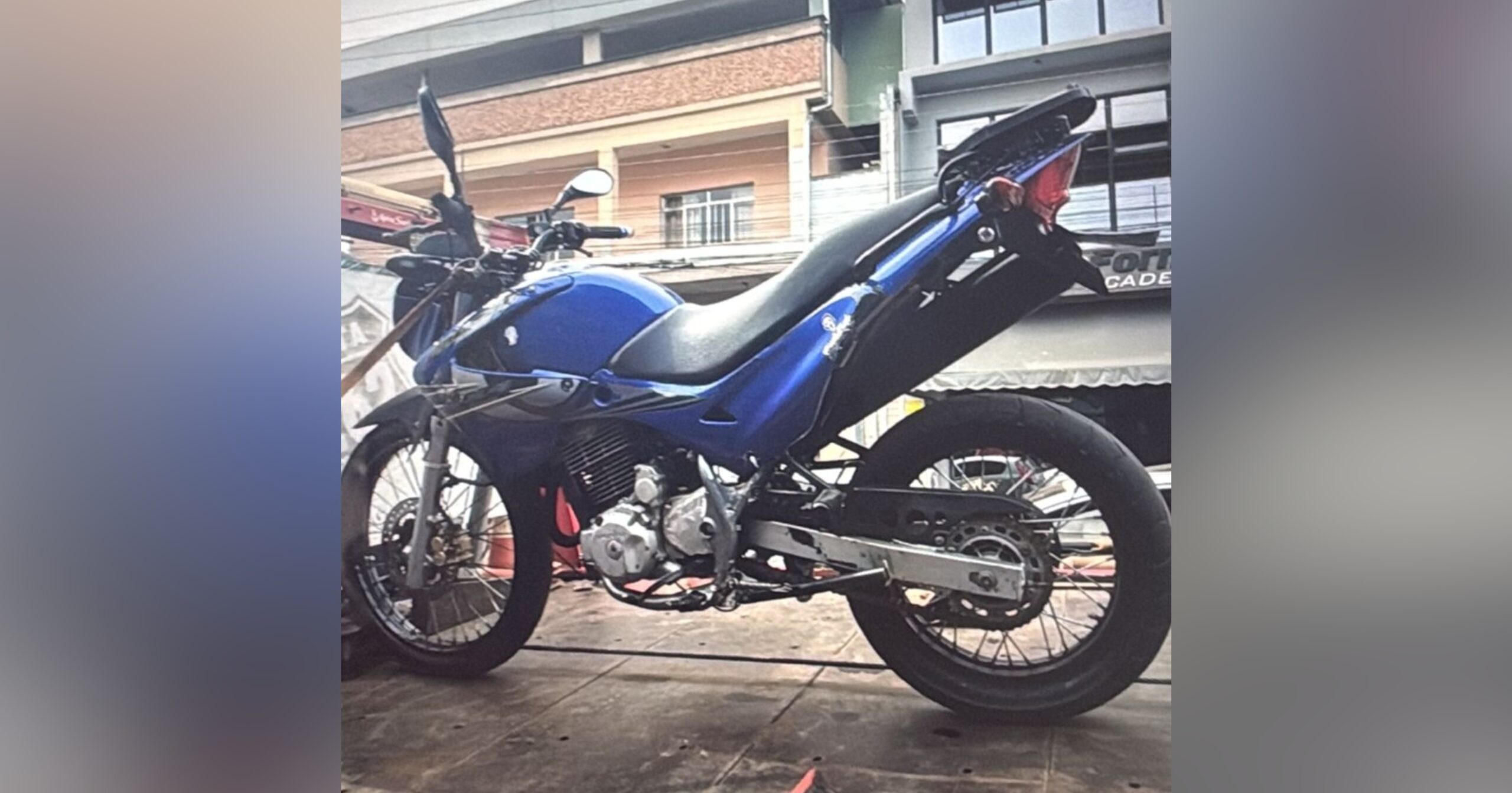 Sem CNH e com identificação comprometida, motociclista recebe 4 autuações e tem Falcon apreendida pela GCM. Foto — Guarda Municipal de Itabirito.