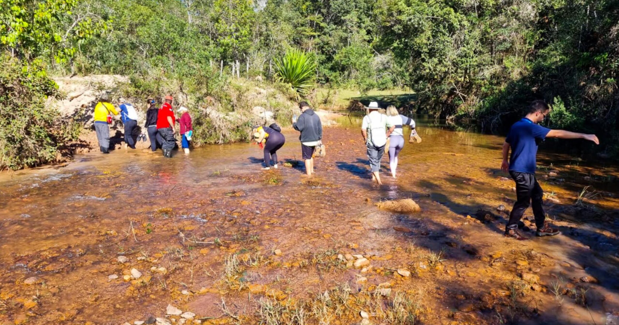 A Prefeitura de Itabirito, por meio da Secretaria de Patrimônio, Cultura e Turismo, realizou mais uma edição da Caminhada na Natureza no Circuito da Cachoeira Benvinda. Foto — Prefeitura de Itabirito.