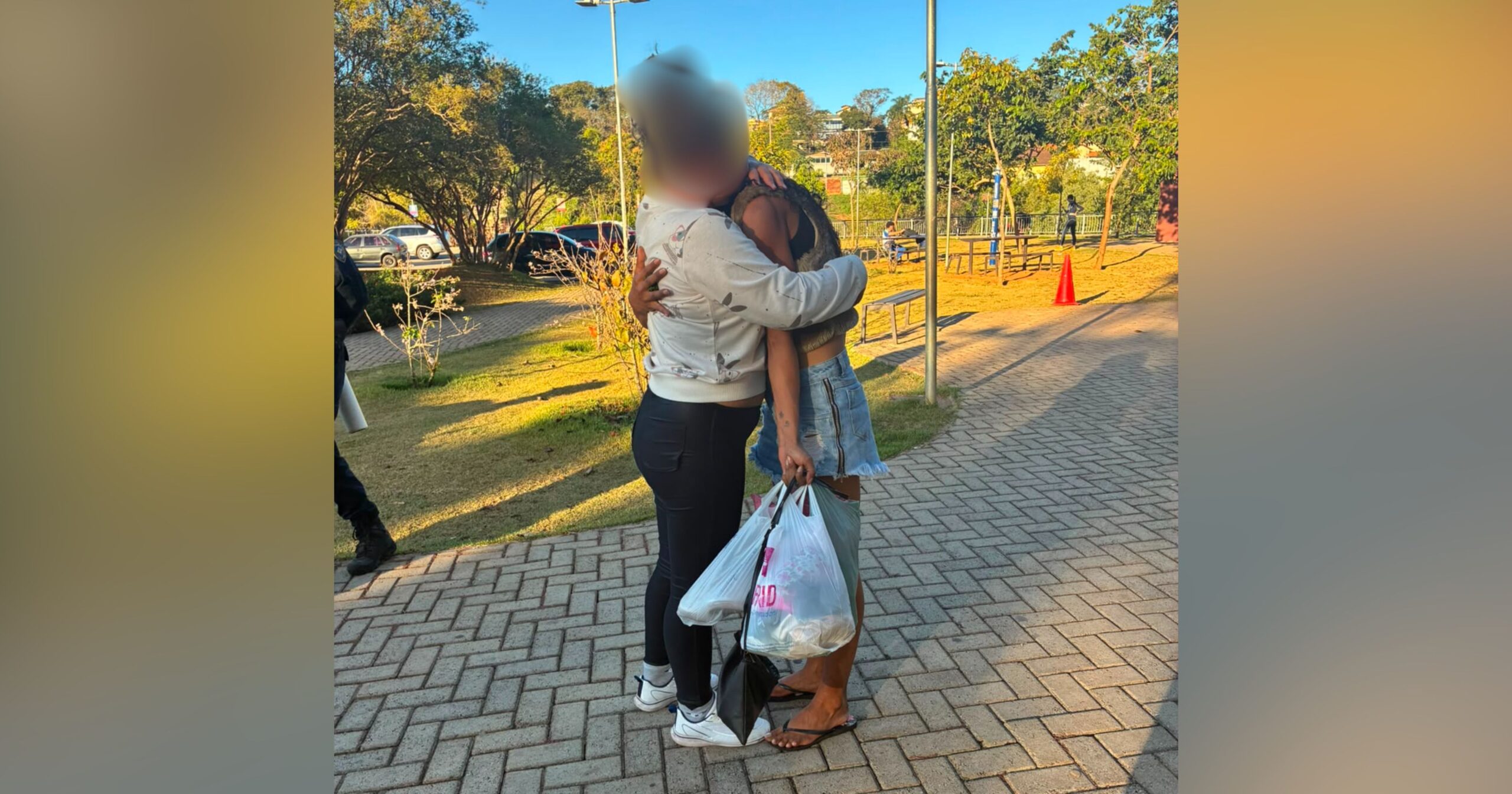 Jovem foi encontrada na Praça do Centenário durante patrulhamento preventivo realizado pela Guarda Civil Municipal. Foto — Guarda Municipal de Itabirito.