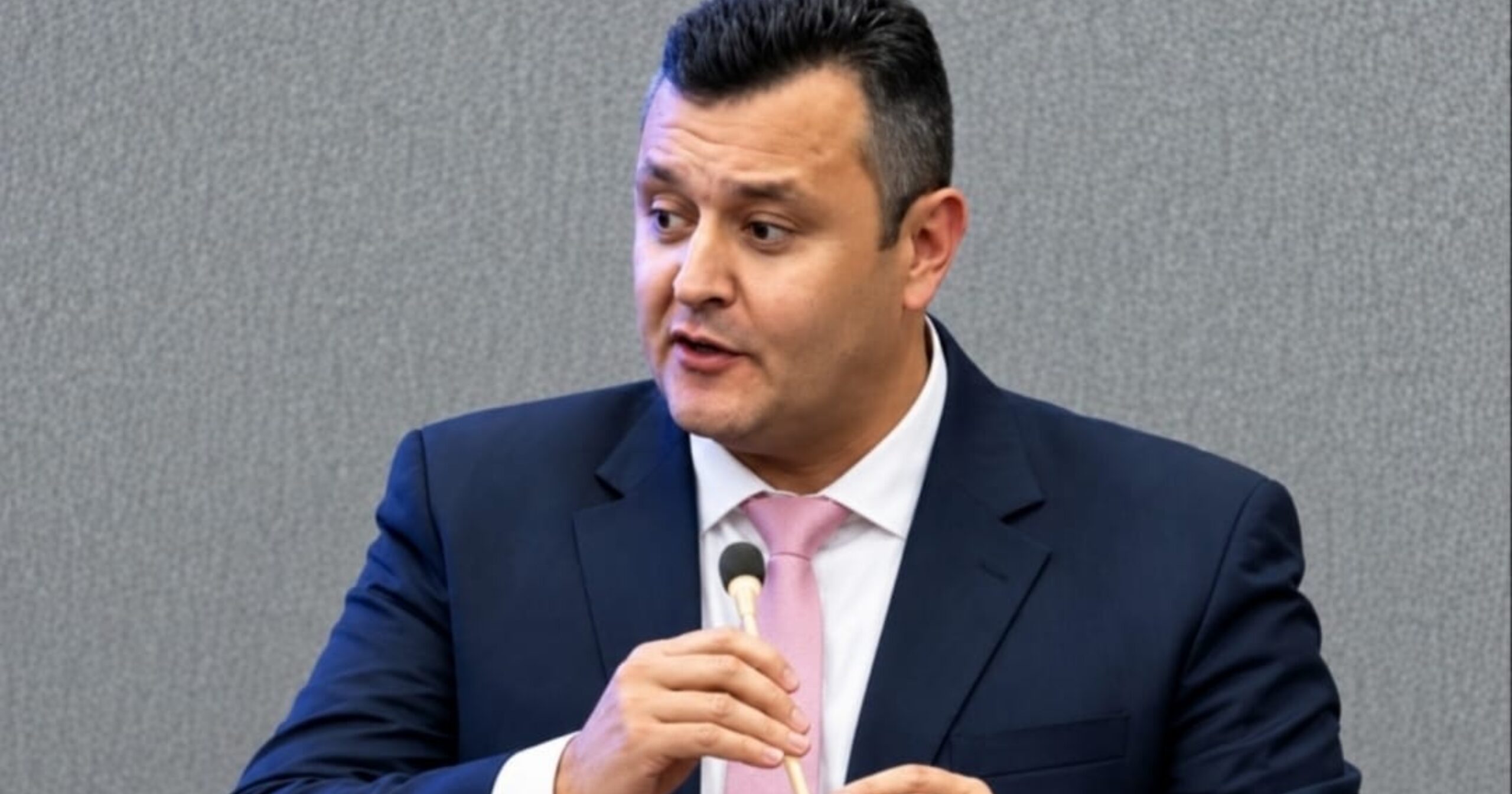 Candidato homologado pela Federação União Progressista detalha projetos para fortalecer o SUS, ampliar investimentos na educação, reforçar a segurança pública e melhorar a infraestrutura regional. Foto — cedida ao Agito Mais.