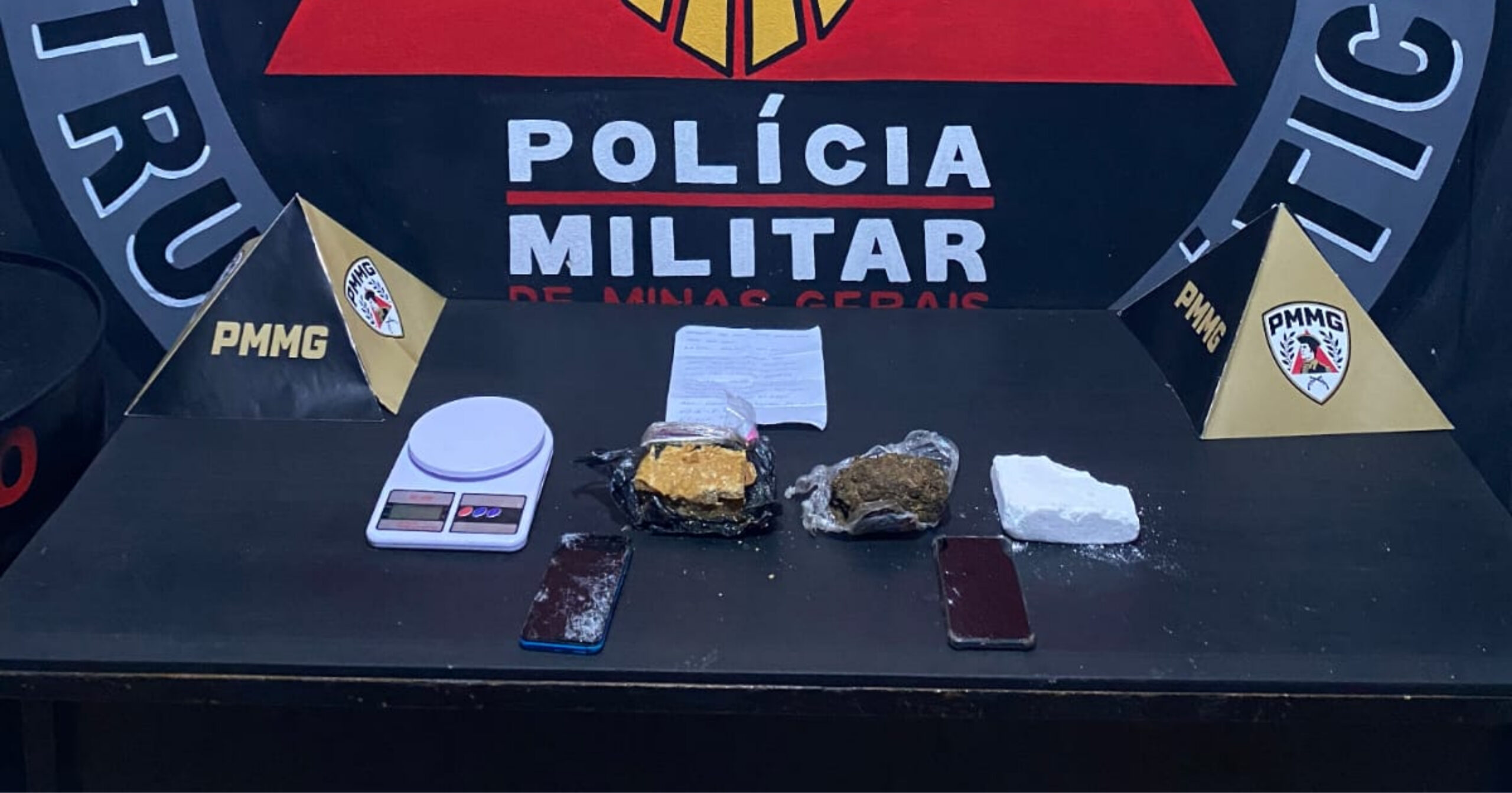Ação ocorreu durante patrulhamento motivado por denúncias e preocupações relacionadas a conflitos entre grupos rivais na cidade. Foto — Polícia Militar.