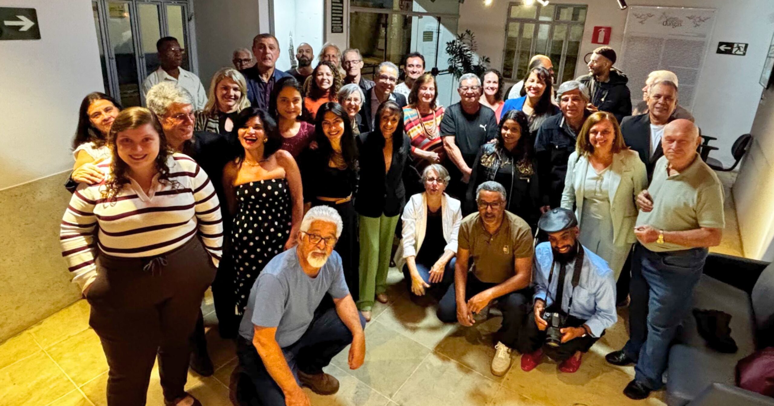 Cerimônia reuniu escritores e representantes da cultura local em uma noite marcada por reconhecimento, organização institucional e expectativas para o futuro da literatura no município. Fotos — Lourenzo.